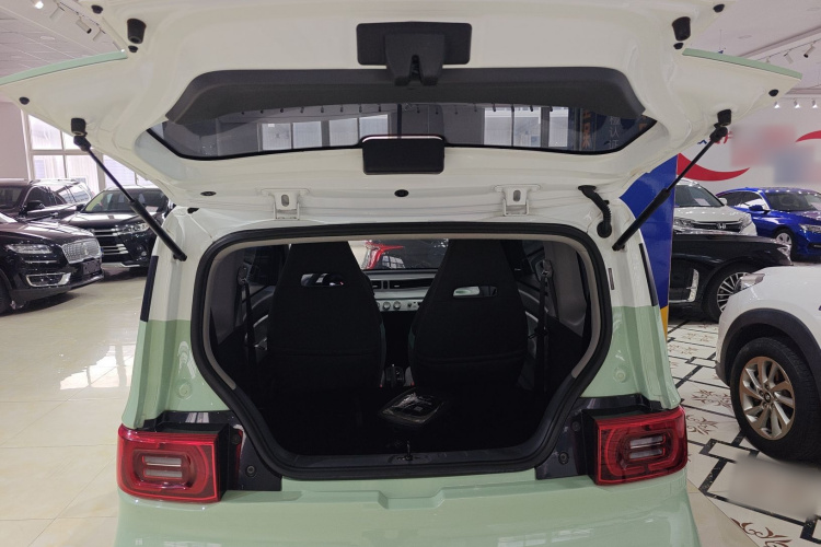 五菱汽车 宏光MINIEV 2022款 马卡龙臻享款 磷酸铁锂机舱底盘23