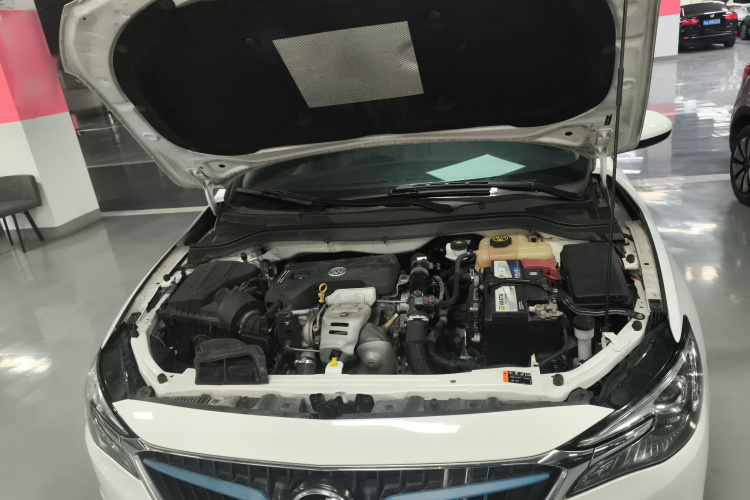 别克 英朗 2018款 15T 手动精英型 国V机舱底盘24