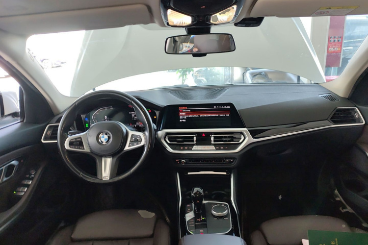 宝马3系 2022款 320Li M运动套装中控内饰7002