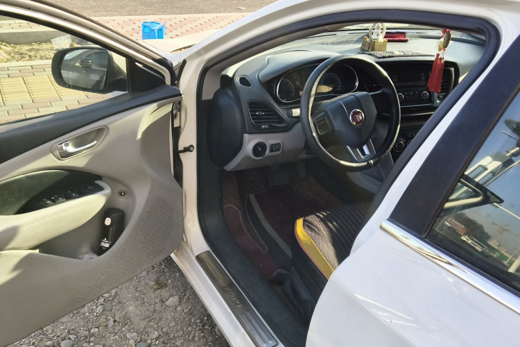 菲亚特 致悦 2014款 1.4T 自动时尚版中控内饰7003