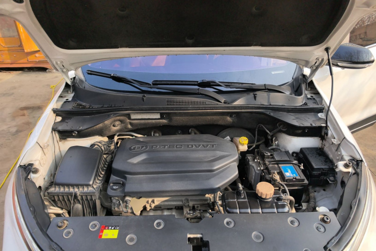 宝骏510 2019款 1.5L 手动优享型77kW 国VI机舱底盘24