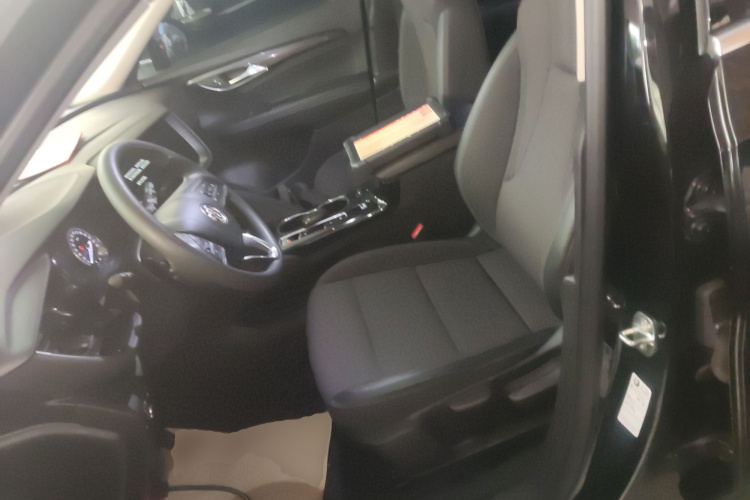 别克 2022款 改款 昂科威S 552T 两驱精英型中控内饰19