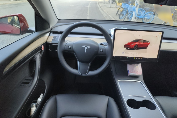 特斯拉 Model Y 2022款 改款 后轮驱动版中控内饰13