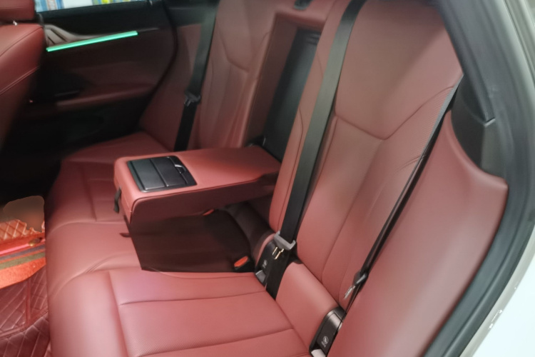 宝马4系 2022款 430i Gran Coupe M运动曜夜套装中控内饰7004