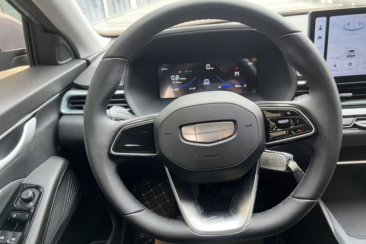 吉利汽车 帝豪 2026款 第4代 400万纪念款 1.5L 手动超越型中控内饰13