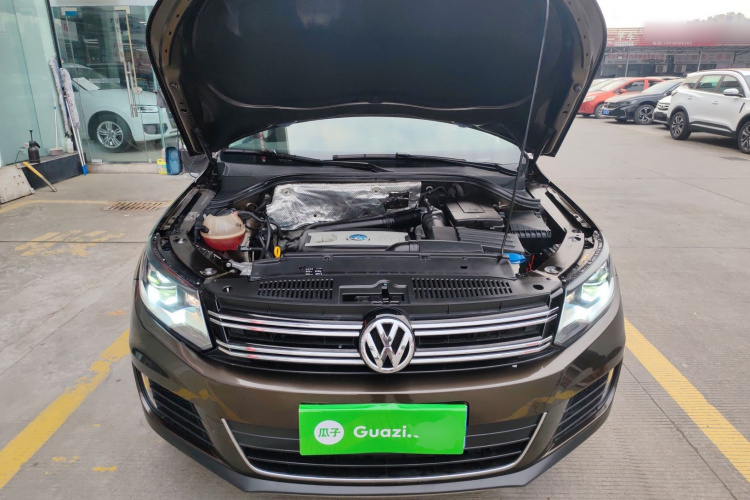 大众 途观 2015款 1.8TSI 自动两驱豪华型机舱底盘24