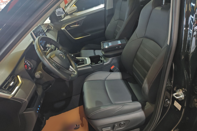 丰田 威兰达 2022款 2.0L CVT两驱豪华PLUS版局部细节19