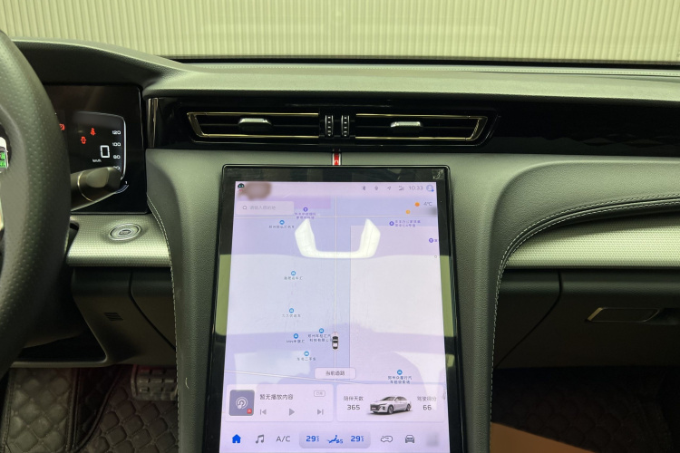 红旗H5 2023款 2.0T 自动智联旗享版中控内饰7003