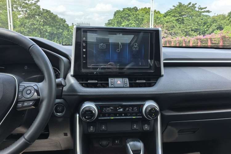 丰田 RAV4荣放 2020款 2.0L CVT四驱尊贵版中控内饰7012