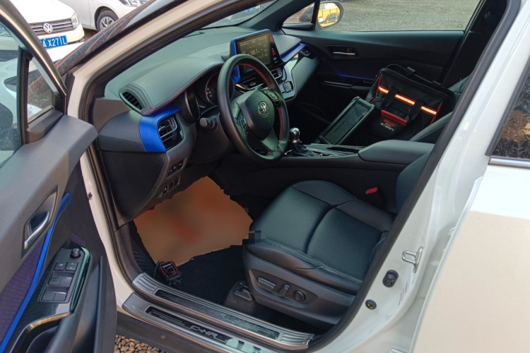 丰田C-HR 2020款 2.0L 领先版中控内饰7003