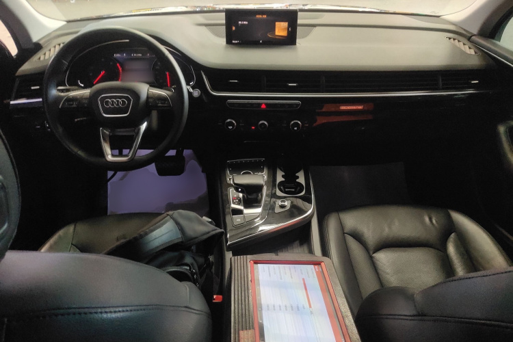 奥迪Q7（平行进口） 中控内饰7002