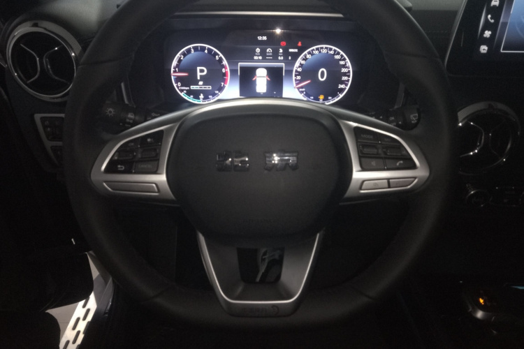 北京BJ40 2023款 2.0T 自动四驱城市猎人版侠客型局部细节13