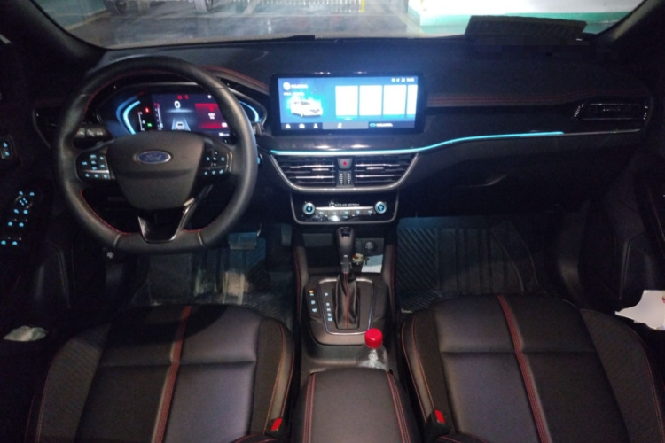福特 福克斯 2022款 两厢 EcoBoost 180 自动ST Line中控内饰12