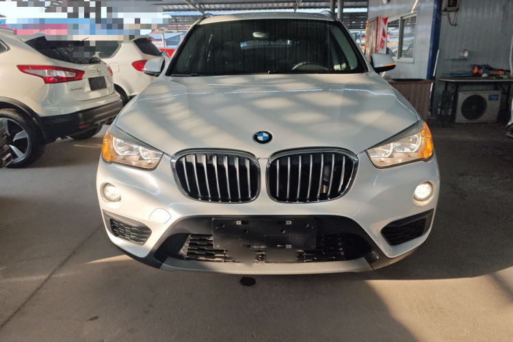 宝马X1 2016款 sDrive18Li 时尚型车身外观2