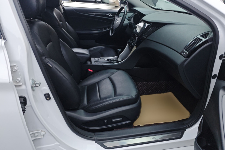 现代 索纳塔 2015款 经典 2.4L 自动领先版 国IV局部细节41