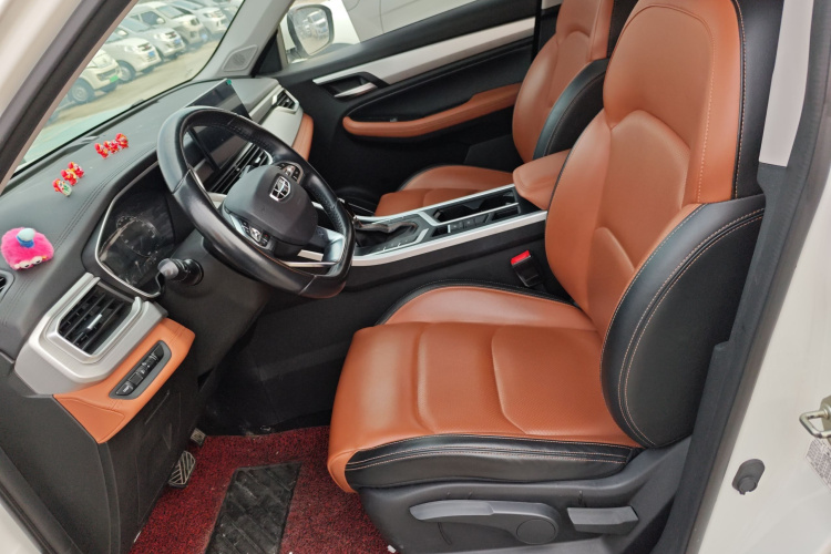 吉利汽车 远景X6 2020款 1.4T CVT尊贵型中控内饰19