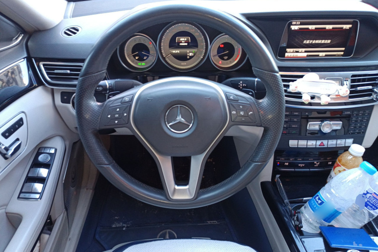 奔驰E级 2014款 E 260 L 运动型中控内饰13