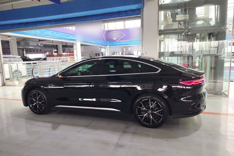 比亚迪 汉 2025款 DM-i 125KM尊贵型车身外观6003