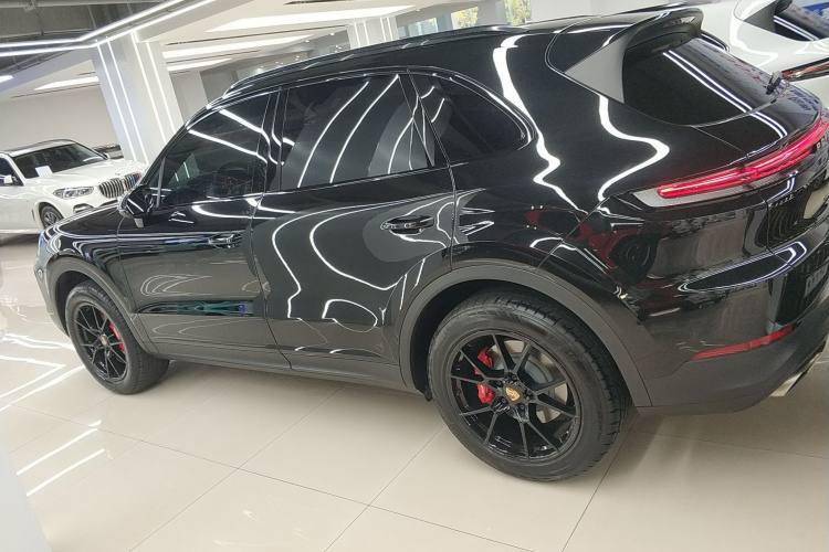 保时捷 2024款 Cayenne 3.0T车身外观4