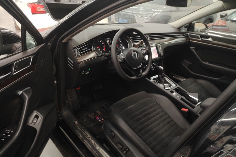 大众 迈腾 2017款 330TSI DSG 豪华型中控内饰19