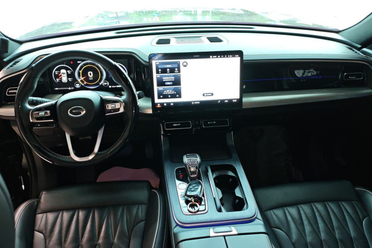 广汽传祺 传祺GS8 2022款 领航系列 2.0TGDI 两驱豪华智联版（七座）中控内饰12