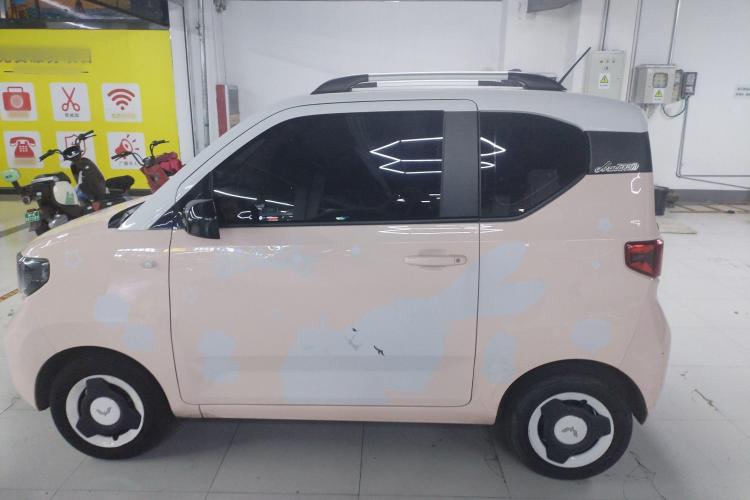 五菱汽车 宏光MINIEV 2021款 马卡龙臻享款 磷酸铁锂车身外观6005