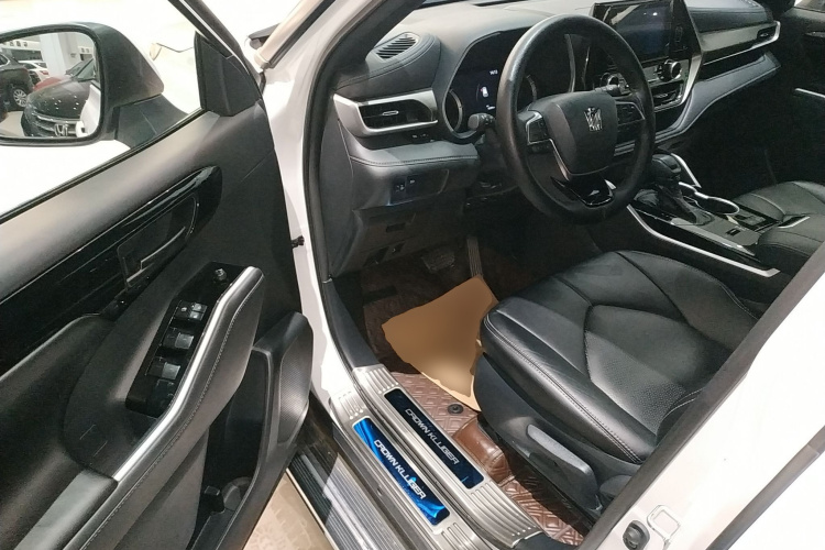 丰田 皇冠陆放 2021款 2.5L HEV四驱精英版中控内饰7003