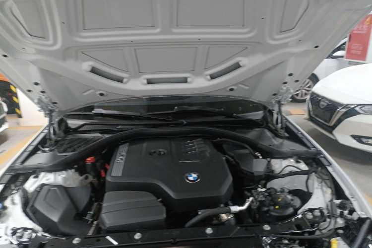 宝马3系 2025款 325Li M运动套装机舱底盘24