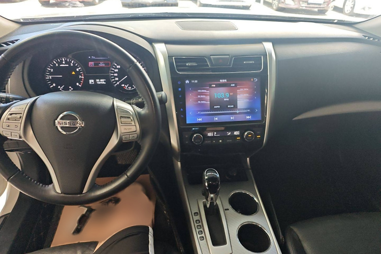 日产 天籁 2016款 改款 2.0L XL舒适版中控内饰7002