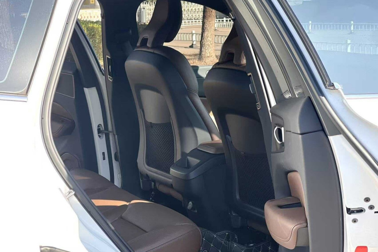 沃尔沃XC60 2024款 B5 四驱智远豪华版中控内饰7005