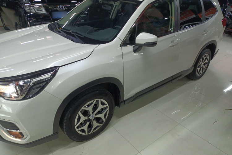 斯巴鲁 森林人 2021款 2.0i 豪华版EyeSight车身外观4