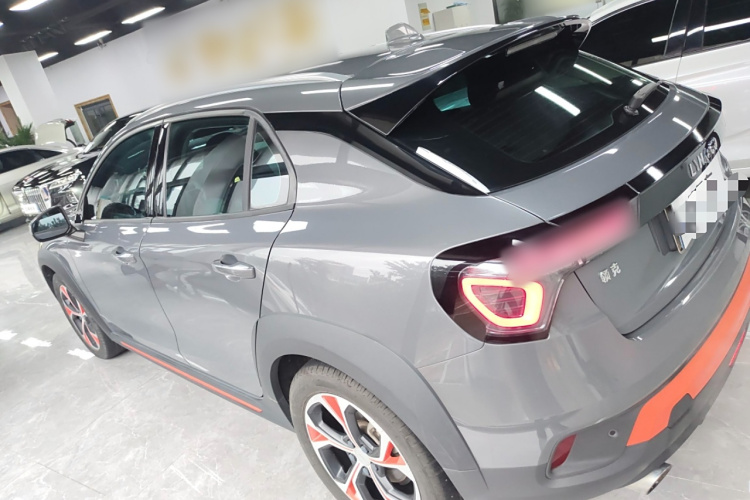 领克02 2019款 高能版 2.0T 自动两驱耀版 国VI车身外观4