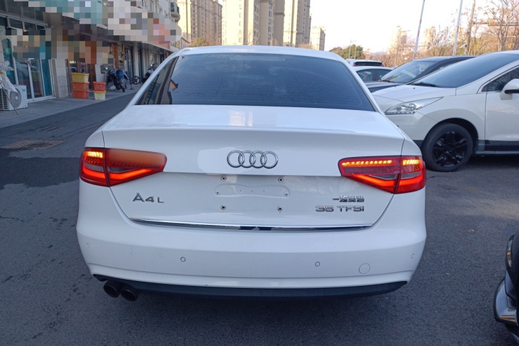 奥迪A4L 2015款 35 TFSI 自动舒适型车身外观6