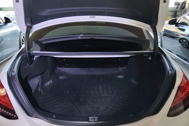 奔驰C级 2020款 改款 C 260 L 运动版局部细节23