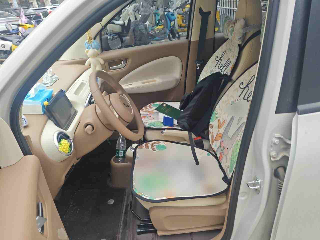 车辆左侧前座椅展示