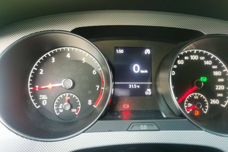 大众 高尔夫·嘉旅 2016款 230TSI 自动进取型局部细节14