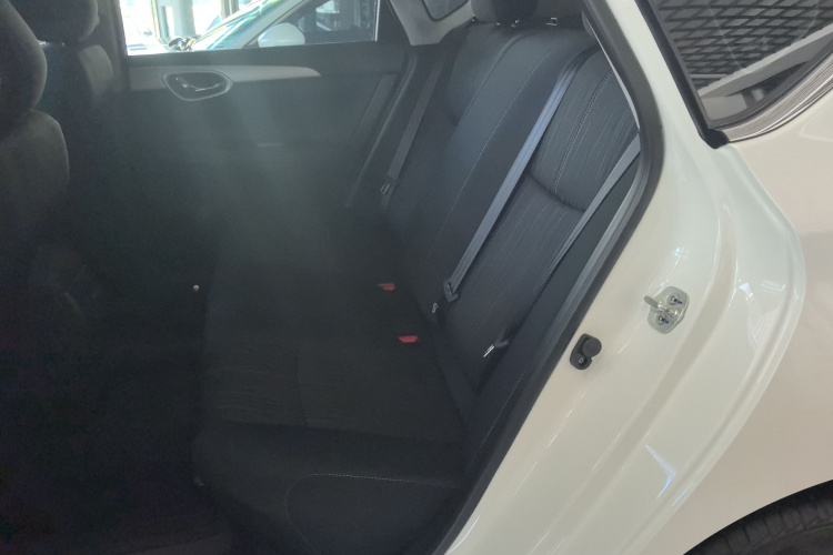 日产 轩逸 2024款 经典 1.6XE CVT舒适版中控内饰7001