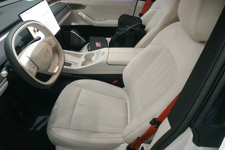 乐道L60 2024款 60kWh 后驱版中控内饰19