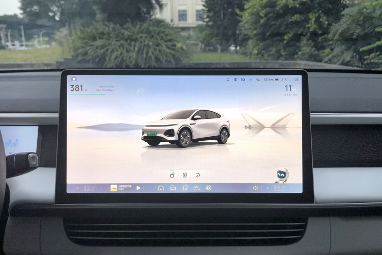 小鹏G6 2023款 580 长续航 Max中控内饰7006