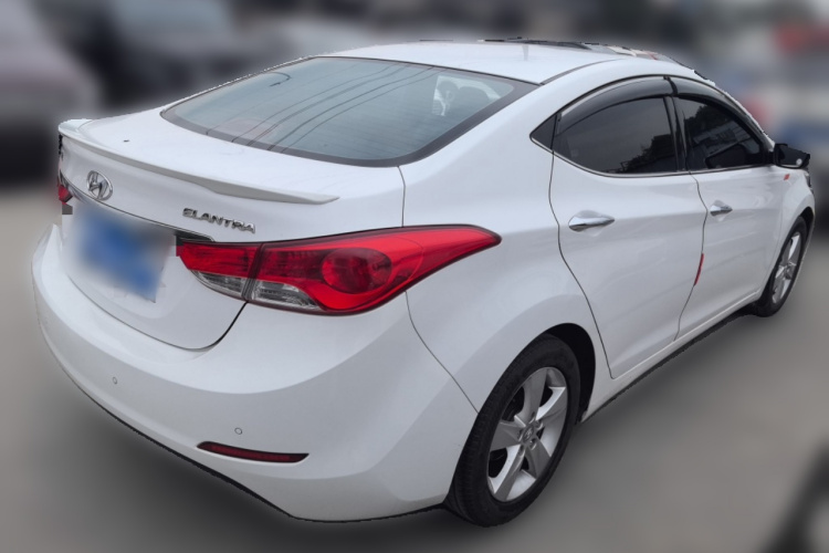 现代 朗动 2012款 1.6L 手动领先型车身外观7