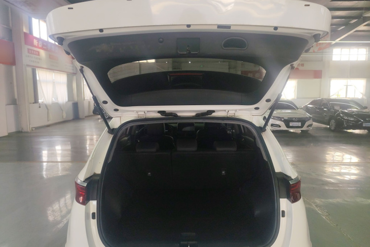 起亚KX5 2019款 2.0L 自动两驱舒适版机舱底盘23