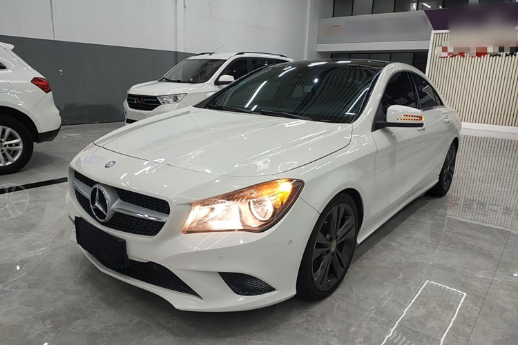 奔驰CLA 2016款 CLA 200 动感型车身外观1