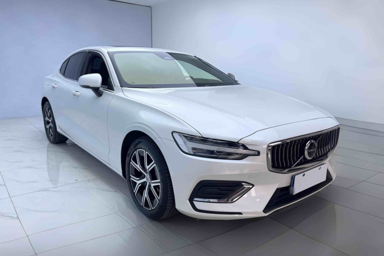 沃尔沃S60 2025款 B4 智逸豪华版车身外观6002