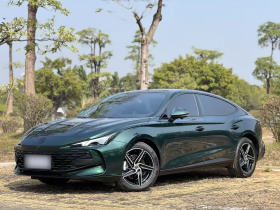 名爵 MG7 2025款 1.5T 300 DCT豪华版