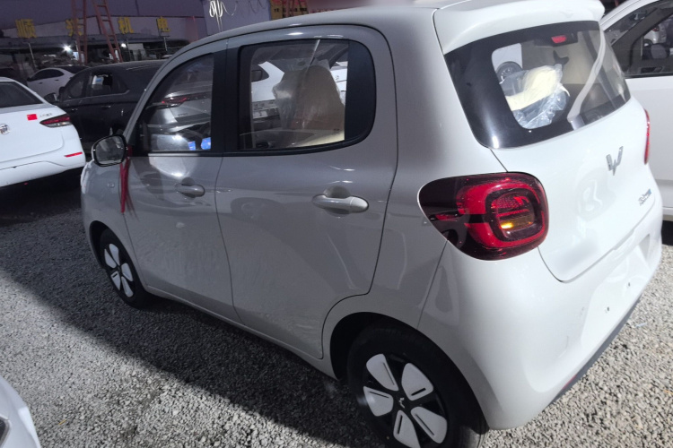 五菱汽车 宏光MINIEV 2025款 四门版 进阶款车身外观4