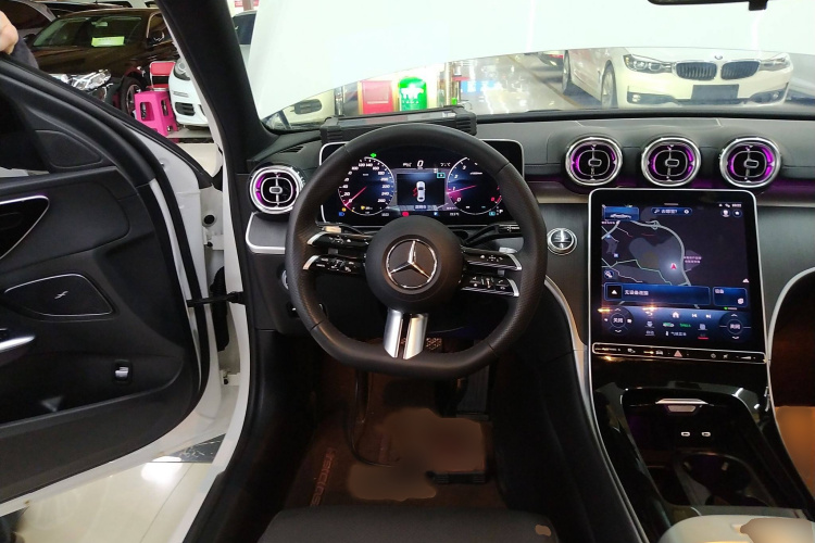 奔驰C级 2023款 C 200 L 运动版局部细节13