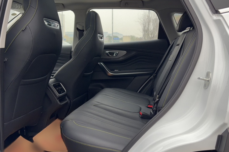 星途追风 2023款 1.6T DCT乘风起版中控内饰7004