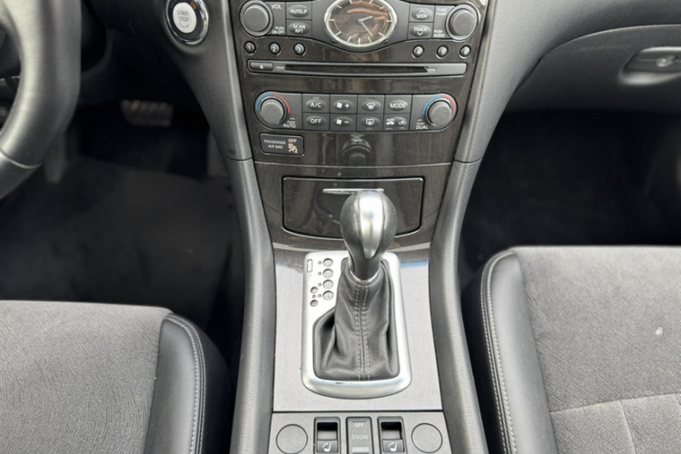 英菲尼迪QX50 2015款 2.5L 舒适版中控内饰7003