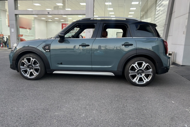 MINI Countryman 2023款 改款二 2.0T COOPER S ALL4 鉴赏家车身外观6003