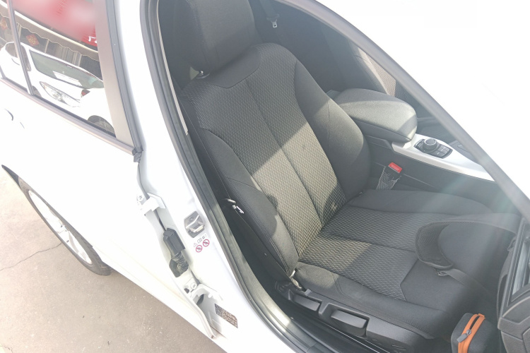 宝马1系(进口) 2016款 118i 领先型局部细节41